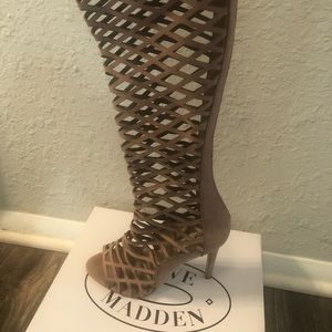 Over the knee open toe pump size 6. Steve Madden
